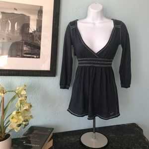 Small Hollister V-neck long sleeved top